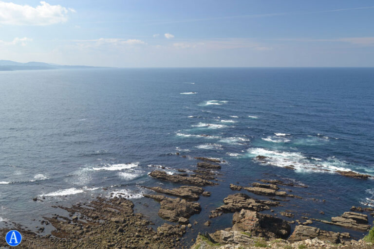 Inicio 36 Aventuras en Asturias: Explorando el Faro de Busto en Luarca